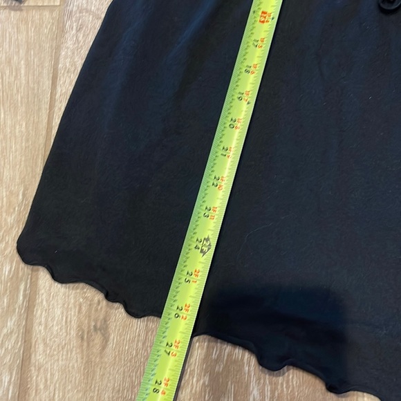 Old Navy Maternity Cinched Waist Scalloped Top MEDIUM - Picture 4 of 8